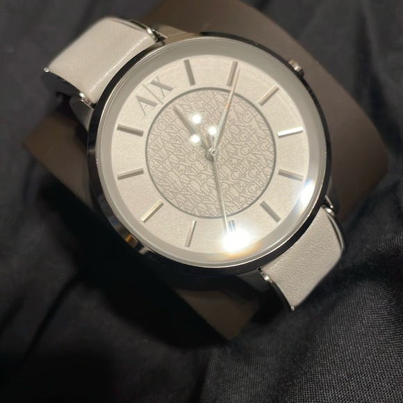 Armani FAST SHIPPING - Picture 5 of 5